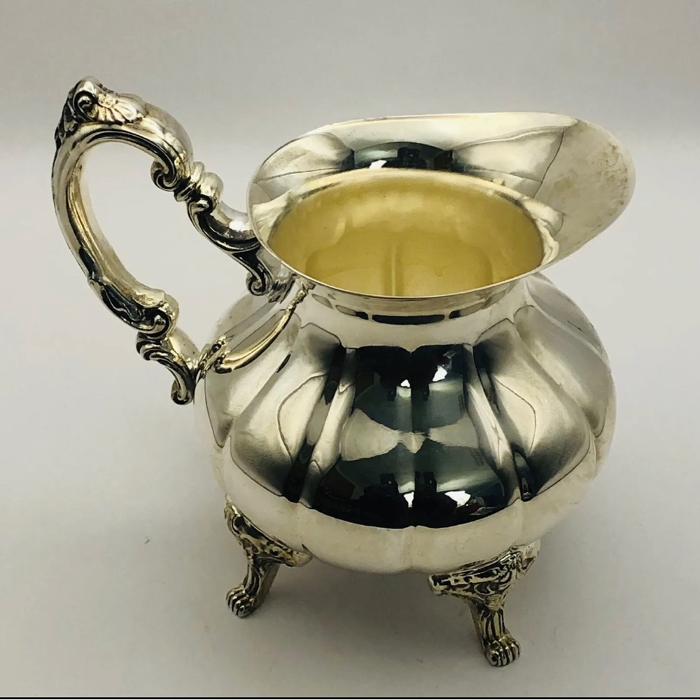 Reed & Barton Burgundy Holloware  Silver Plated Creamer